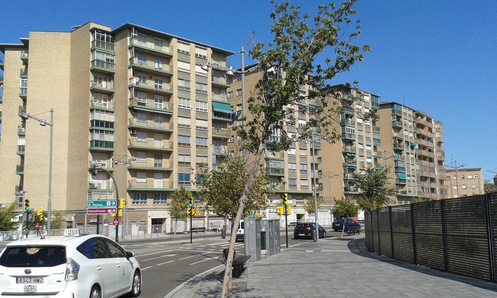 Pensión Fuenterrabía Saragoça Exterior foto